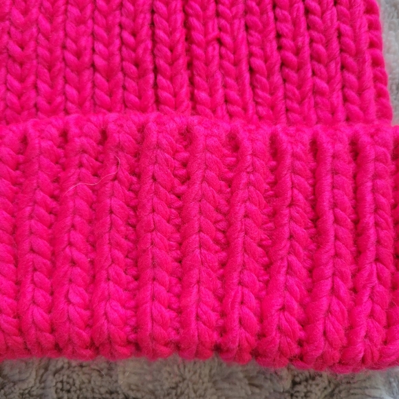 🆕️Wild Fable Women's Cable Knit Winter Hat - Picture 4 of 4